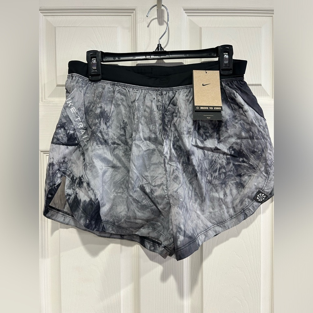 Nike Women's XL Dri-FIT Repel Mid-Rise 3" Trail Running Shorts Black Grey NWT